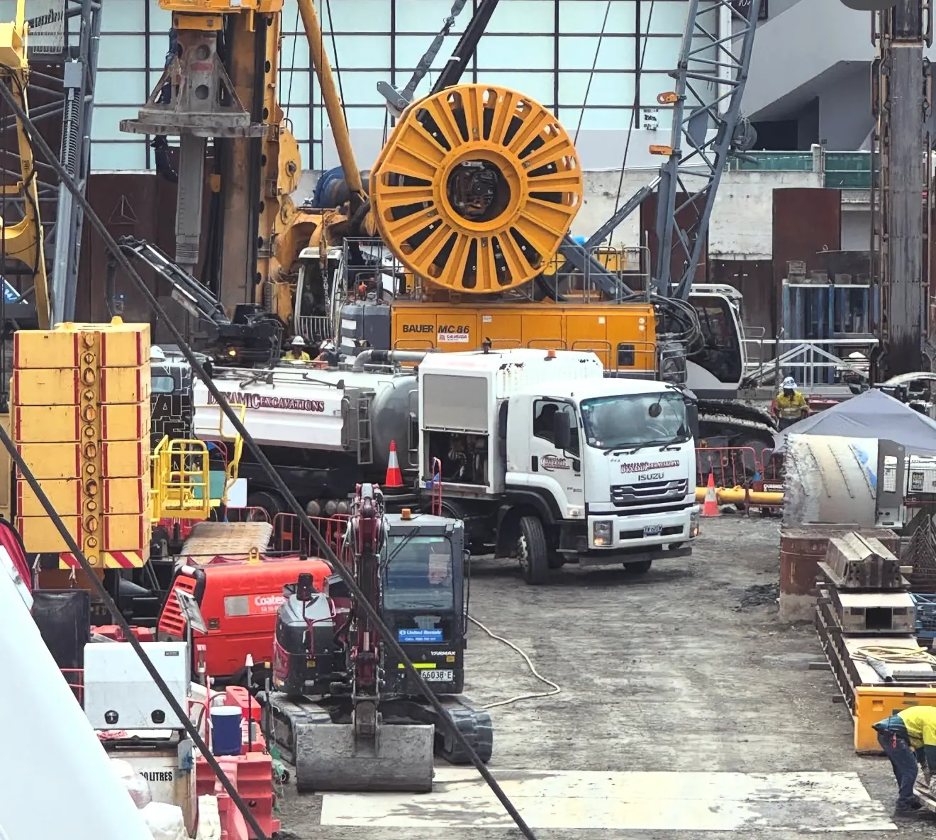 Dynamic Hydro Excavations vacuum truck working alongside piling plant on a confined inner-city civil site